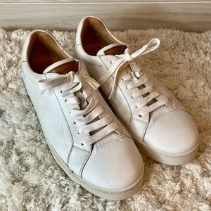 Men’s Magnanni White Leather sneakers size 9